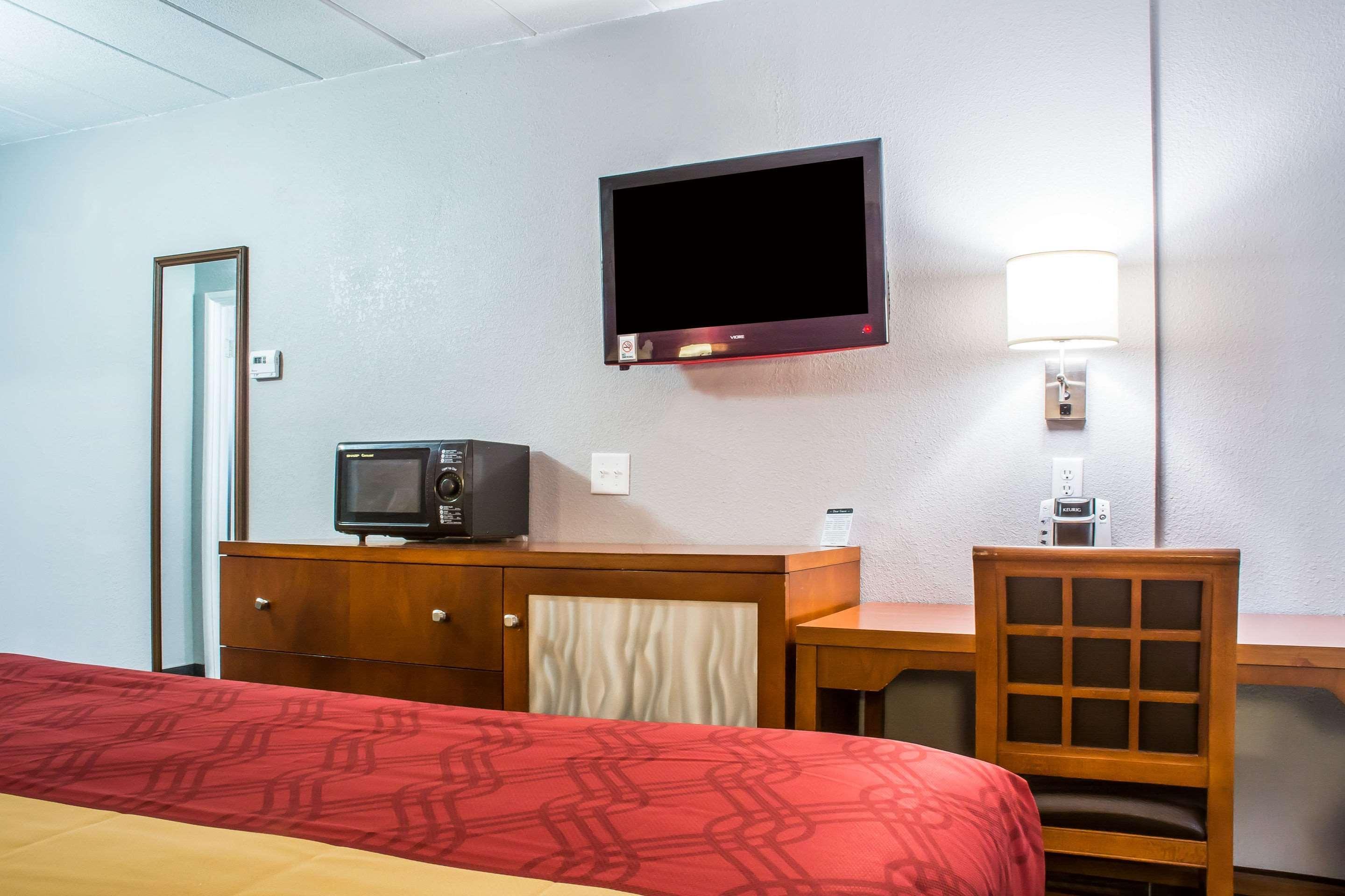Econo Lodge Brockport Exterior photo