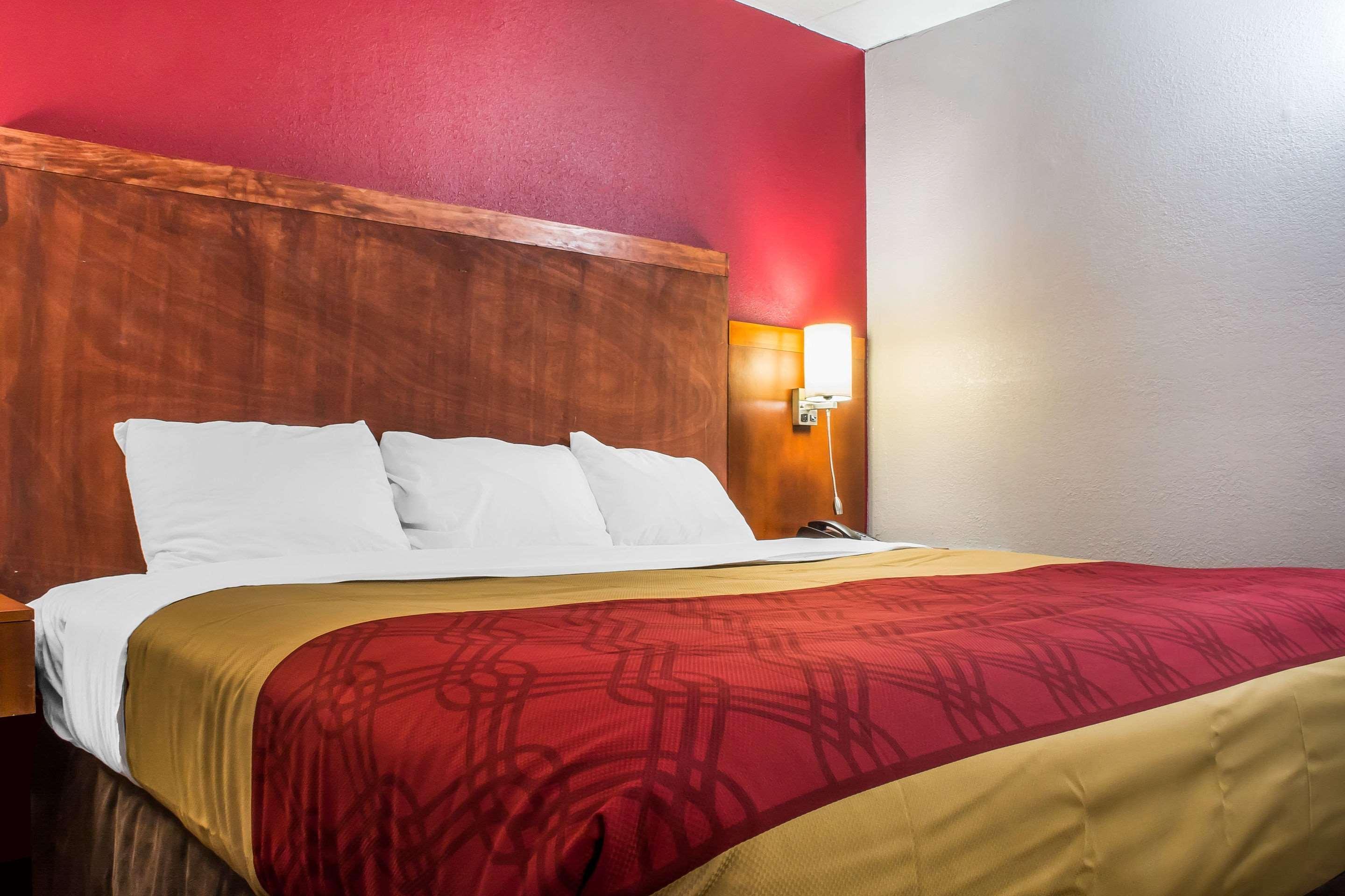 Econo Lodge Brockport Exterior photo