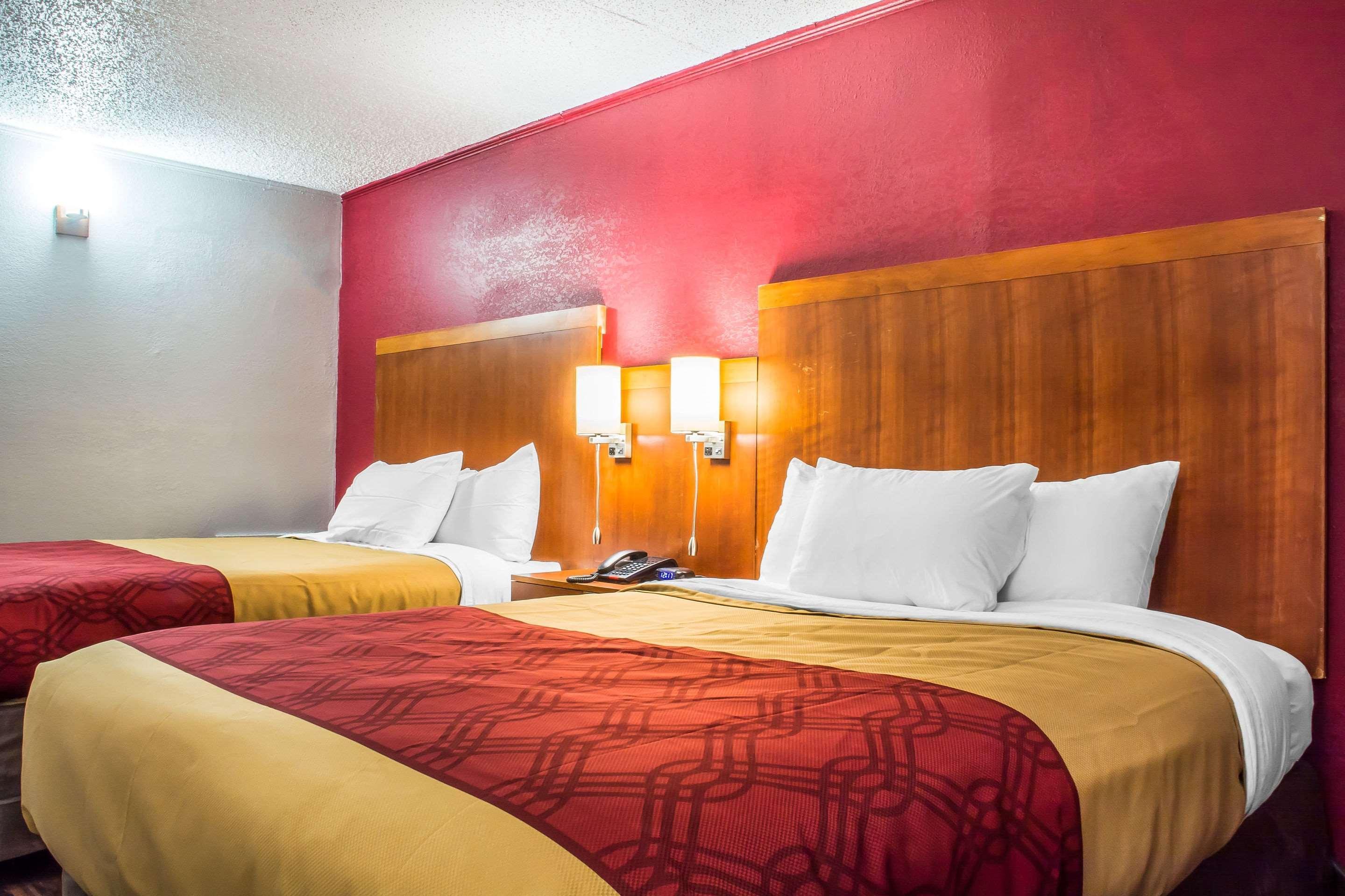 Econo Lodge Brockport Exterior photo